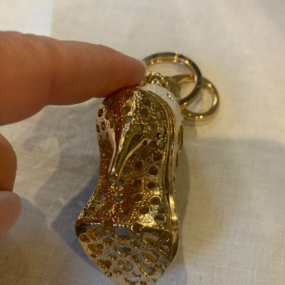 NWOT White/Gold Stiletto Heel Shoe Key/Purse Charm